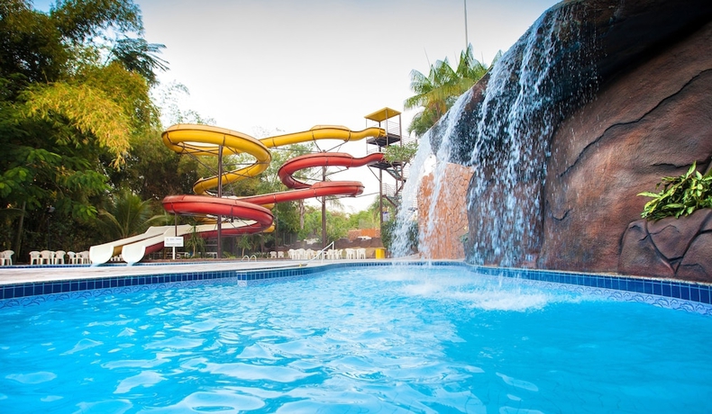Imagen de la piscina del Hotel Golden Dolphin Grand. Foto 12