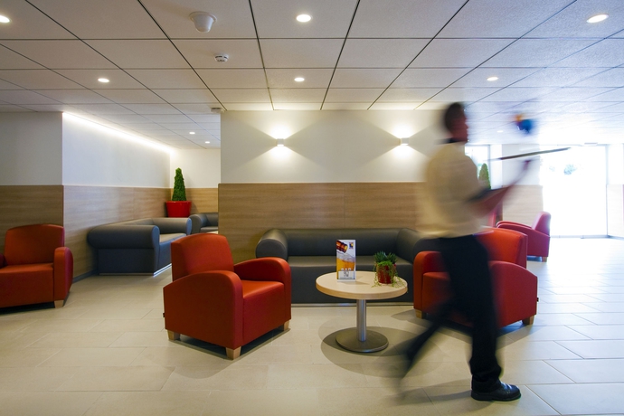 Imagen de los interiores del Hotel Golden Donaire Beach. Foto 13