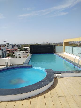 Imagen de la piscina del Hotel Golden Eagle By Keshav Globals. Foto 17