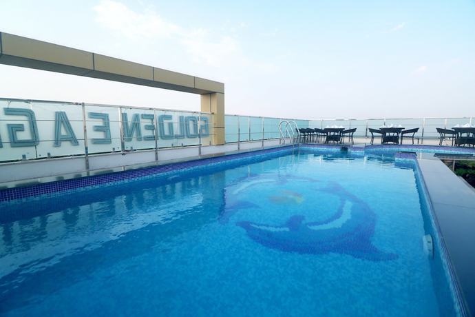 Imagen de la piscina del Hotel Golden Eagle By Keshav Globals. Foto 18