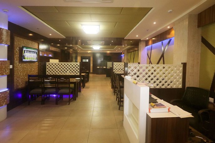 Imagen del bar/restaurante del Hotel Golden Eagle By Keshav Globals. Foto 4