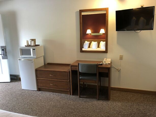 Imagen de la habitación del Hotel Golden Eagle Inn. Foto 9