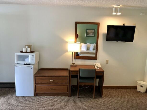 Imagen de la habitación del Hotel Golden Eagle Inn. Foto 10