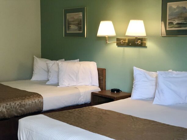 Imagen de la habitación del Hotel Golden Eagle Inn. Foto 12