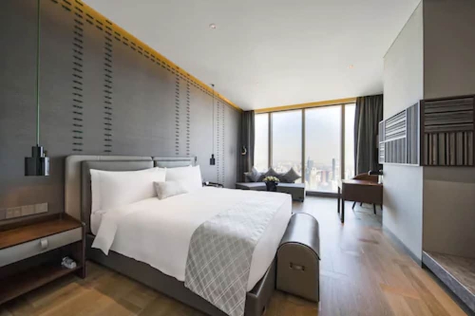 Imagen de la habitación del Hotel Golden Eagle International. Foto 12