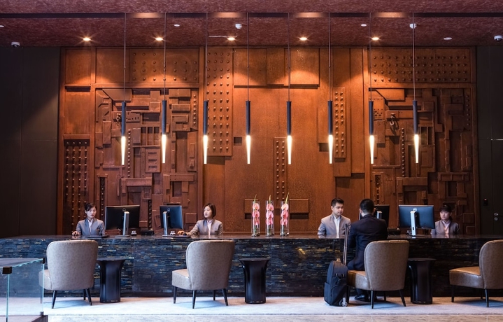 Imagen de los interiores del Hotel Golden Eagle International. Foto 14