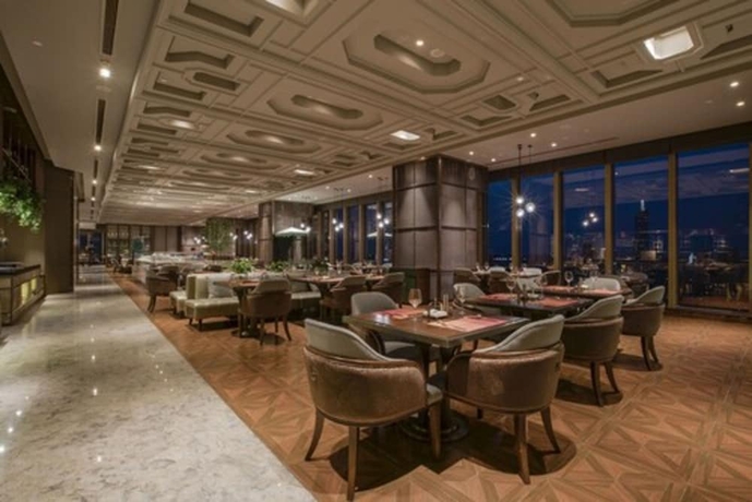 Imagen del bar/restaurante del Hotel Golden Eagle International. Foto 3