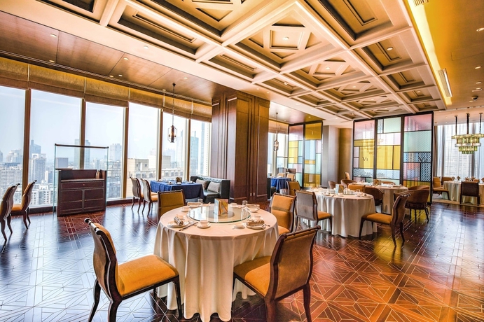 Imagen del bar/restaurante del Hotel Golden Eagle International. Foto 5