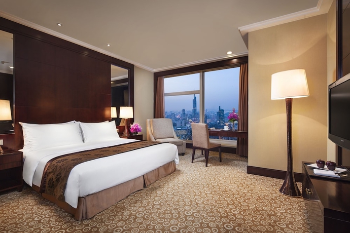 Imagen de la habitación del Hotel Golden Eagle Summit Downtown. Foto 12