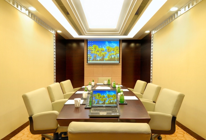 Imagen de los interiores del Hotel Golden Eagle Summit Downtown. Foto 18