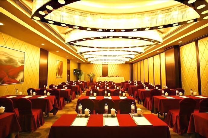 Imagen de los interiores del Hotel Golden Eagle Summit Kunming. Foto 18
