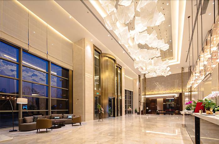 Imagen de los interiores del Hotel Golden Eagle Summit Nanjing China. Foto 16