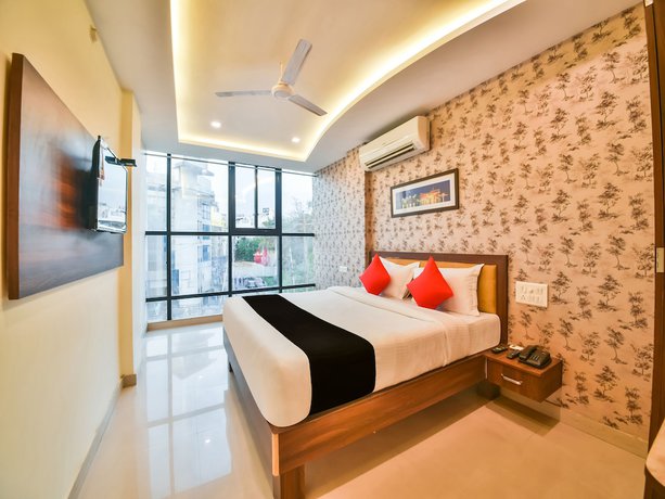 Imagen general del Hotel Golden Feather. Foto 1