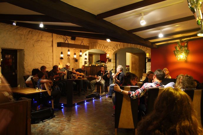 Imagen de los exteriores del Hotel Golden Fleece Inn Tremadog. Foto 12
