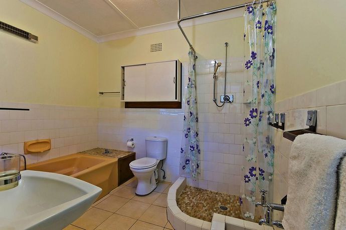 Imagen de la habitación del Hotel Golden Gate Guest House, Sandton. Foto 4