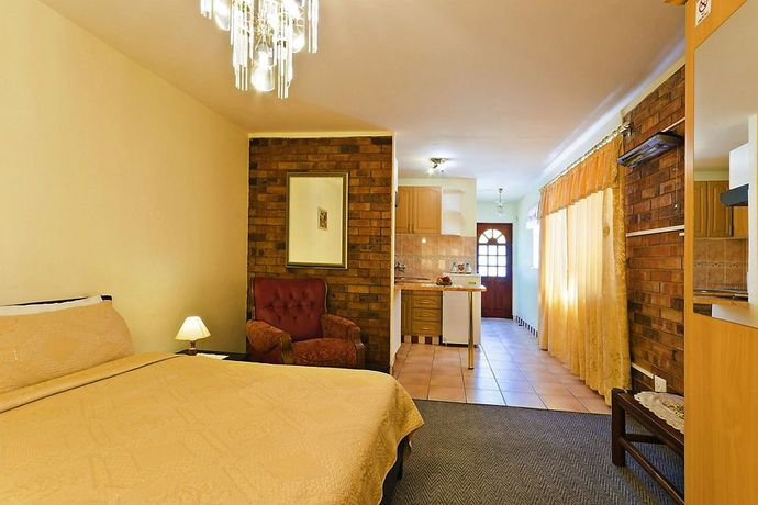 Imagen de la habitación del Hotel Golden Gate Guest House, Sandton. Foto 7
