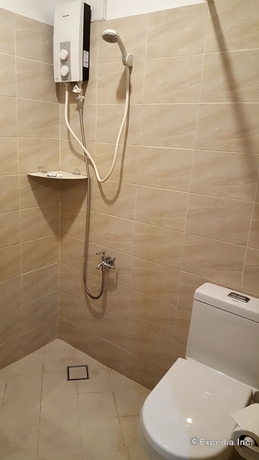 Imagen de la habitación del Hotel Golden Gate Suites. Foto 15