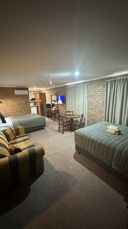 Imagen de la habitación del Hotel Golden Grain Motor Inn. Foto 23