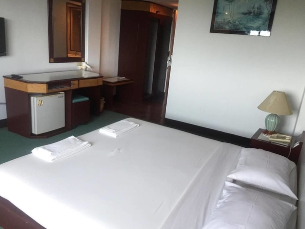 Imagen de la habitación del Hotel Golden Grand. Foto 6