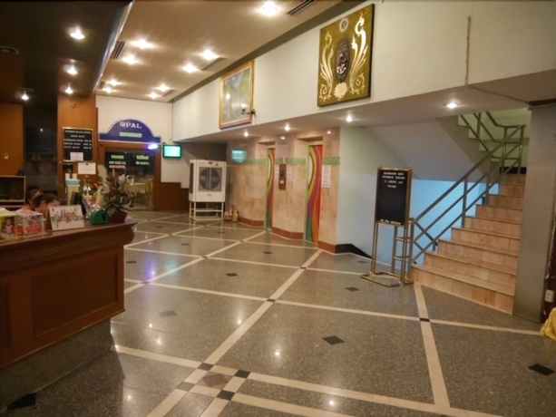 Imagen de los interiores del Hotel Golden Grand. Foto 9