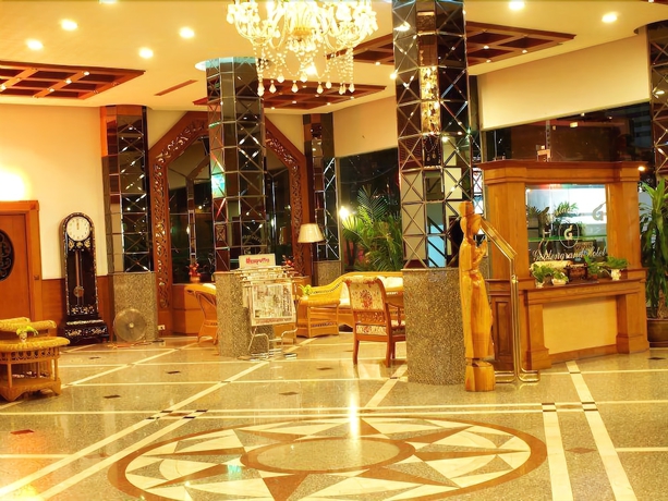 Imagen de los interiores del Hotel Golden Grand. Foto 10