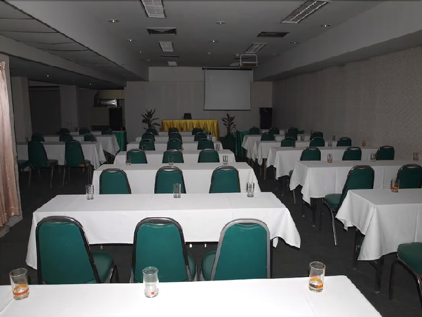 Imagen de los interiores del Hotel Golden Grand. Foto 13