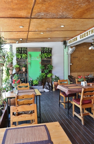 Imagen del bar/restaurante del Hotel Golden Guesthouse, Cha Am. Foto 2