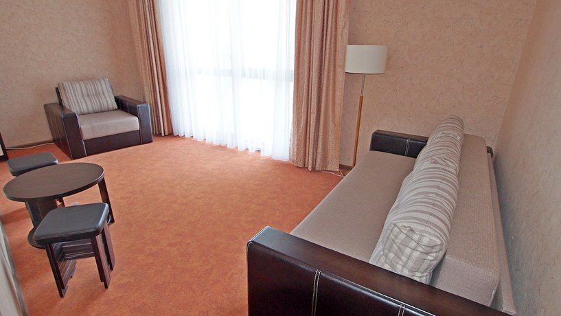 Imagen de la habitación del Hotel Golden Hills. Foto 11