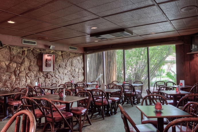 Imagen del bar/restaurante del Hotel Golden Host Resort - Sarasota. Foto 6