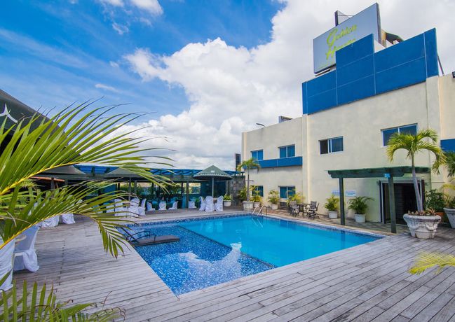 Imagen de la piscina del Hotel Golden House and Restaurant. Foto 20