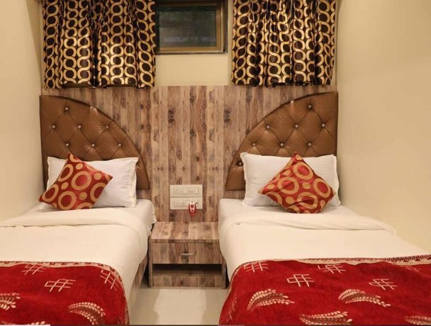 Imagen de la habitación del Hotel Golden Inn. Foto 4