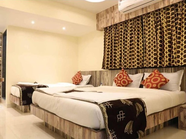 Imagen de la habitación del Hotel Golden Inn. Foto 8