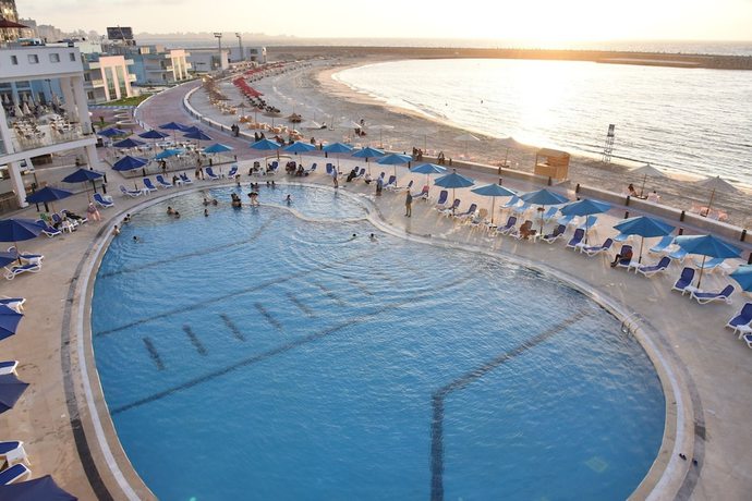 Imagen de la piscina del Hotel Golden Jewel. Foto 18