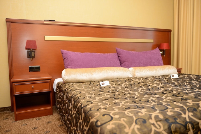 Imagen de la habitación del Hotel Golden Lake Resort. Foto 2