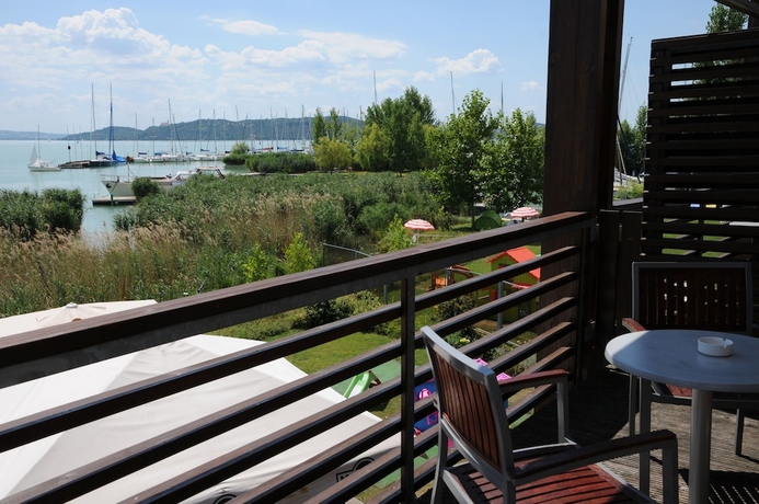 Imagen de la habitación del Hotel Golden Lake Resort. Foto 12