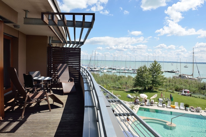 Imagen de la habitación del Hotel Golden Lake Resort. Foto 14