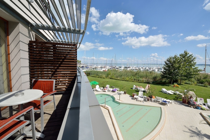 Imagen de la habitación del Hotel Golden Lake Resort. Foto 15