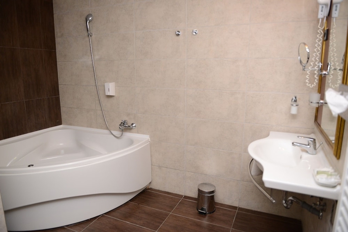 Imagen de la habitación del Hotel Golden Lake Resort. Foto 17