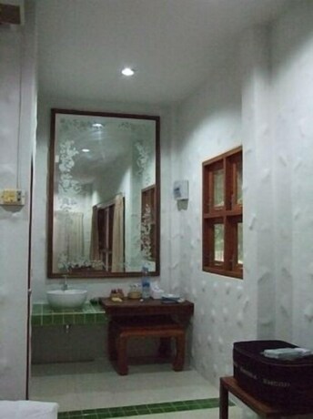 Imagen de la habitación del Hotel Golden Lake View Boutique Resort. Foto 6