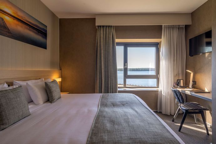 Imagen de la habitación del Hotel Golden Lakes. Foto 4