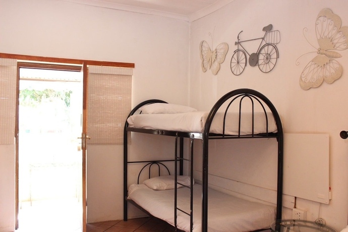 Imagen de la habitación del Hotel Golden Lantern Guest Lodge. Foto 2