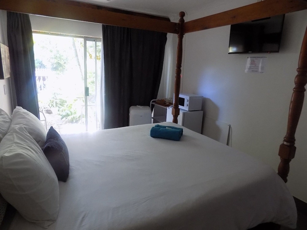 Imagen de la habitación del Hotel Golden Lantern Guest Lodge. Foto 10