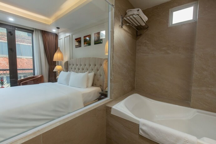Imagen de la habitación del Hotel Golden Legend Palace. Foto 12