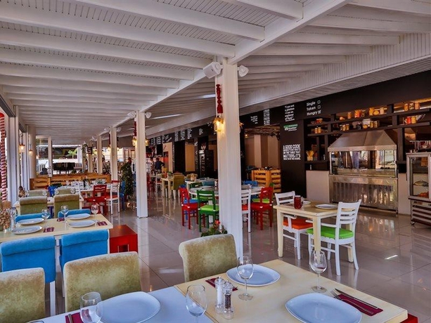 Imagen general del Hotel Golden Life Resort and Spa. Foto 5
