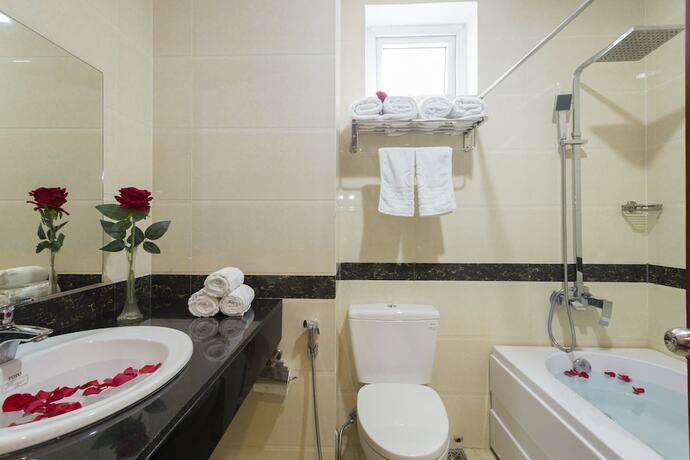 Imagen de la habitación del Hotel Golden Light. Foto 13