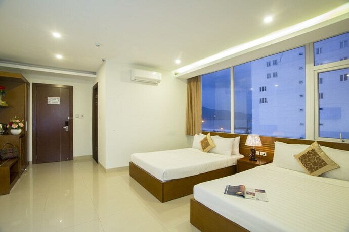 Imagen de la habitación del Hotel Golden Light. Foto 18