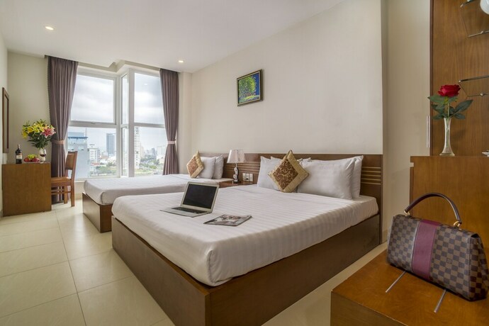 Imagen de la habitación del Hotel Golden Light. Foto 35