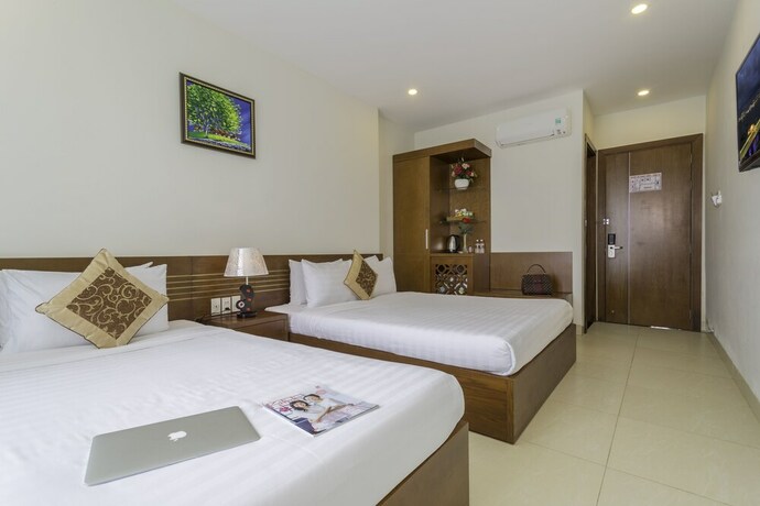 Imagen de la habitación del Hotel Golden Light. Foto 37