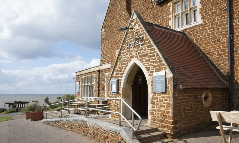 Imagen de los exteriores del Hotel Golden Lion, Old Hunstanton. Foto 15