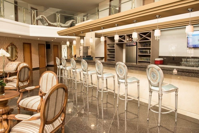 Imagen del bar/restaurante del Hotel Golden Lis Boutique. Foto 3